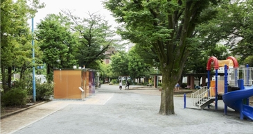 代代木深町小公園　最小日常革命