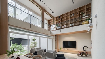 135坪自地自建獨棟透天 以中庭為心結合木質打造靜謐森林系度假別墅