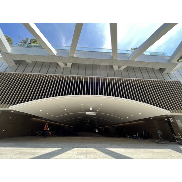 國父紀念館連通大巨蛋地下通廊-弧型鋁包板&鋁格柵-上騰金屬有限公司