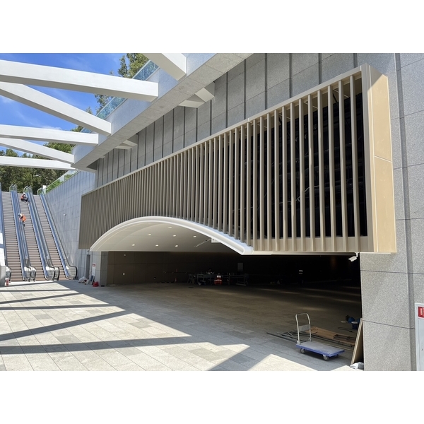 國父紀念館連通大巨蛋地下通廊-弧型鋁包板&鋁格柵-上騰金屬有限公司