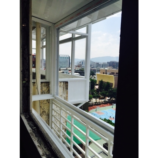 後陽台景觀凸窗+置物箱-鑫輝鋁業有限公司