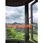 弧形玻璃+推開窗