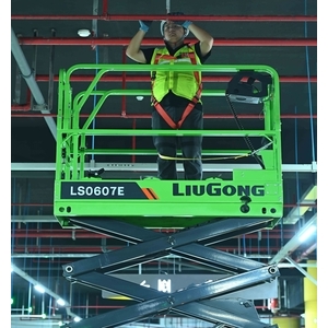 LS0607E自行剪叉式高空作業平台（電驅） , 宏欣起重有限公司