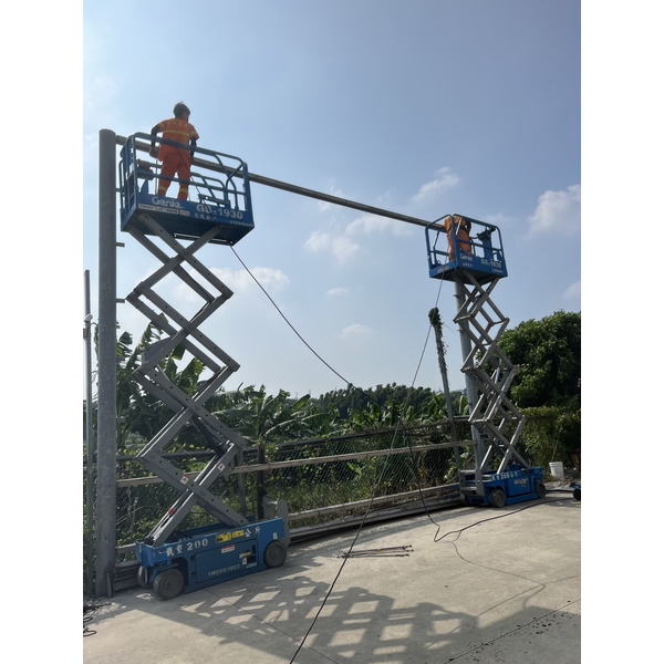 剪刀式高空作業車