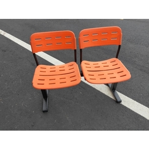 公共排椅 , 一大企業商行