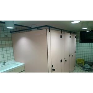 女廁隔間 , 承品工程行