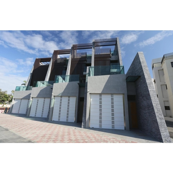 水岸住宅 / Rvierside Residential