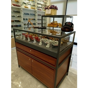 032A59 陳列櫃；展示櫃 , 棨專工業有限公司