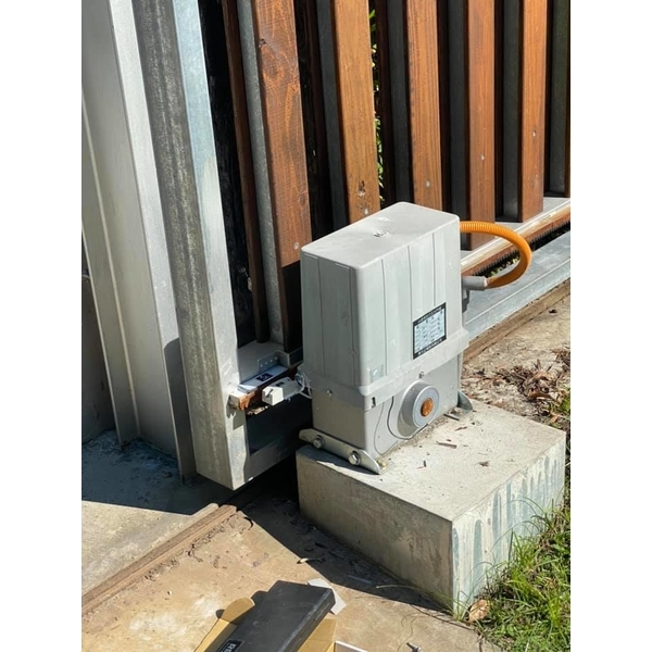 智慧鐵捲門控制器 智慧鐵捲門控制器-品佑科技企業社