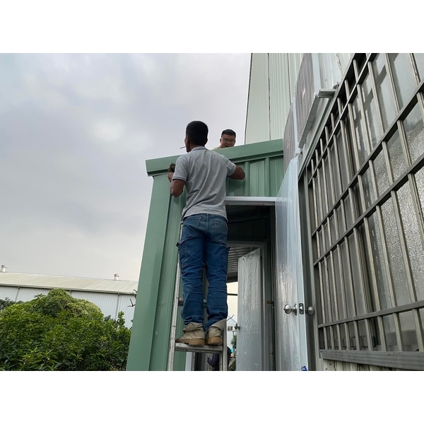 鐵皮廁所搭建及遮雨棚-弓長工程行