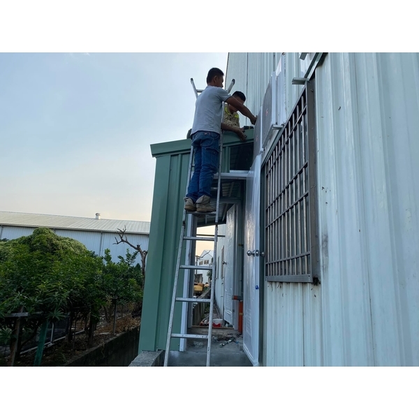 鐵皮廁所搭建及遮雨棚-弓長工程行