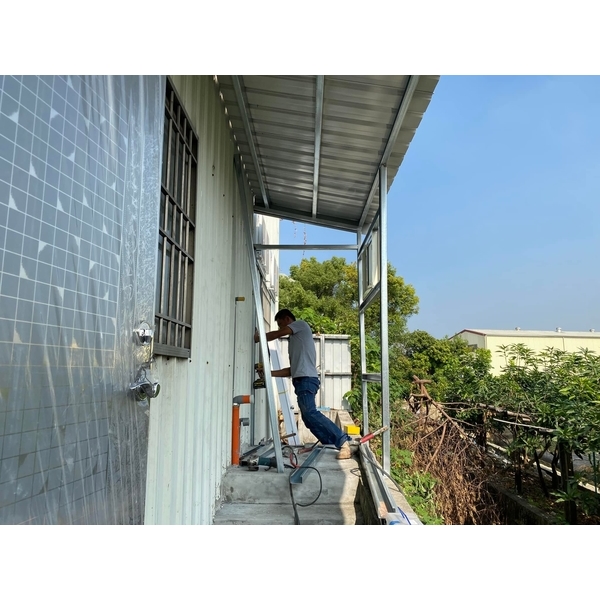 鐵皮廁所搭建及遮雨棚-弓長工程行