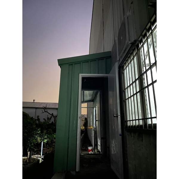 鐵皮廁所搭建及遮雨棚-弓長工程行