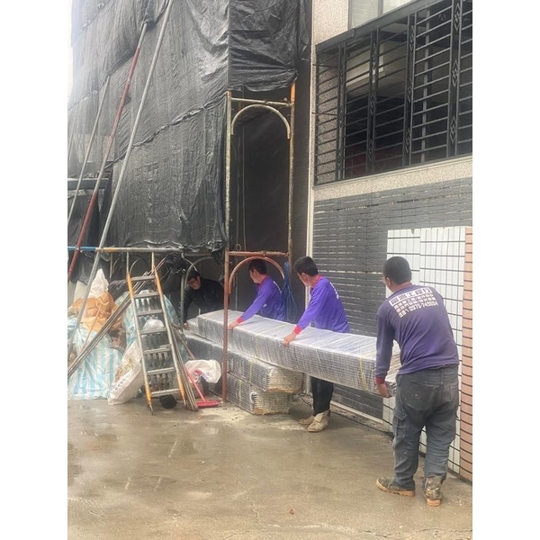 新建房屋外牆穿鐵衣-弓長工程行