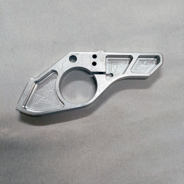 煞車卡鉗支架-東誠精密實業有限公司