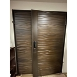 浪潮橫紋鋼木門